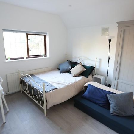 Private Double Bedroom In Wembley Park London Exterior foto